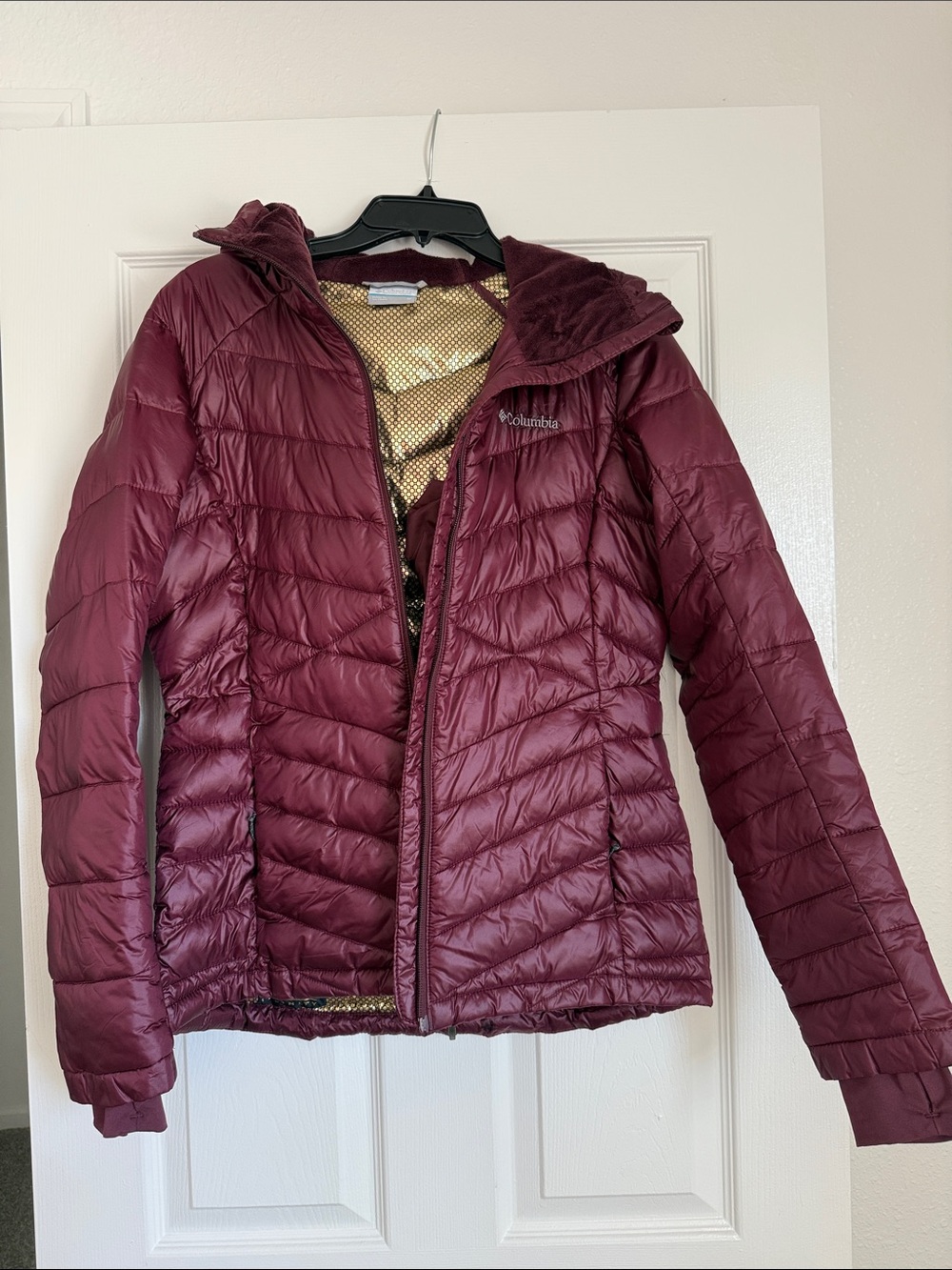 Columbia Women's Burgundy Hooded Omni Heat Puffer Jacket